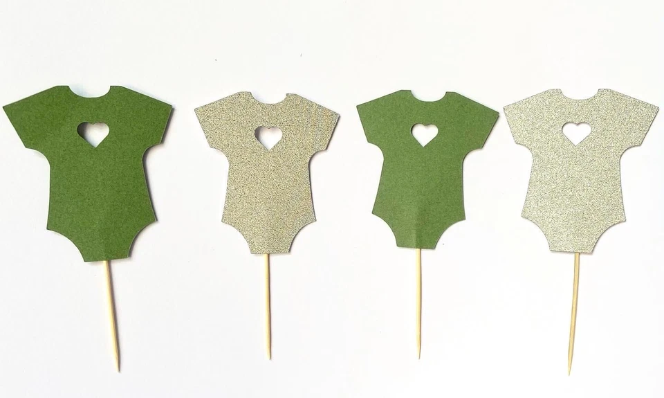 Chaleco hecho a mano para baby shower con cupcake Foto 1 de 1