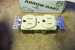 NEW Arrow-Hart 5242I 15A 125V, Narrow Body NEMA 5-15R, Ivory, 2-P, 3-W - Picture 1 of 2