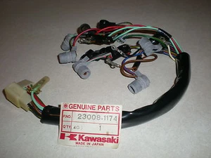 Nuevo NUEVO DE LOTE ANTIGUO Conjunto de enchufe Kawasaki medidor medidor 23008-1174 KZ 1100 - Imagen 1 de 1
