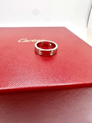 Anillo de amor Cartier Love de oro blanco de 18 quilates con 3 diamantes de 5,5 mm talla 54 Foto 1 de 4