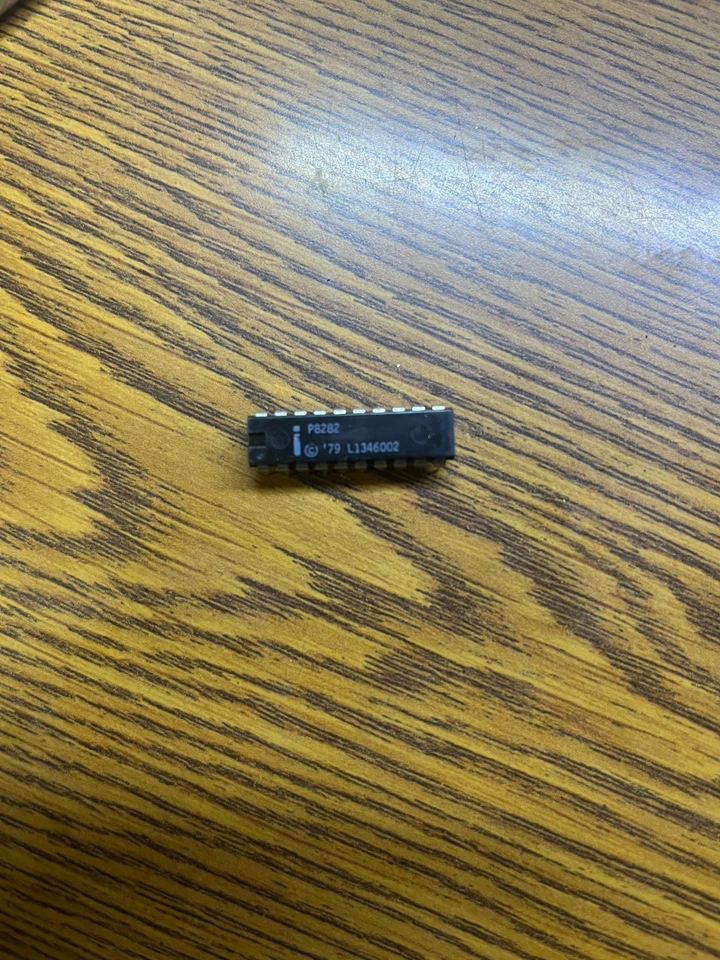 Pestillo octal IC P8282 Foto 1 de 1