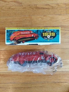 1993 Ertl Texaco Metal Locking Coin Bank - 1939 Dodge Airflow - Maßstab 1:32 - Bild 1 von 3