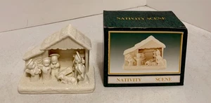 HERMOSO BELÉN DE CERÁMICA WORLD BAZAARS - BLANCO - 6" X 3" - Imagen 1 de 8