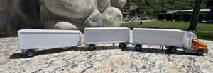 Winross YELLOW Triple Trailer 1:64 Truck Semi Tractor Diecast NEW - Picture 1 of 21