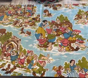 Disney Schneewittchen Zugbänder Vorhang Volant 1 Panel hausgemacht 44"x 29" Stange - Bild 1 von 6