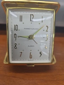 Reloj despertador de viaje plegable vintage Phinney-Walker hecho en Alemania, números dorados - Imagen 1 de 6