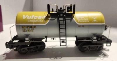 MTH O Scale Vulcan 8000 Gal. Tank Car VMCX #1203 - Image 1 of 4