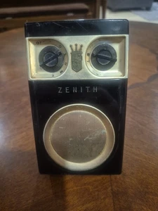 Zenith Royal "500" Long Distance Black Tubeless All Transistor Radio - Picture 1 of 5