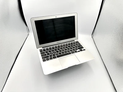 Notebook Apple Macbook Air 11" (SSD de 64GB, Intel Core i5 3ª Geração, 1.70 GHz, 4GB,) - - Imagem 1 de 4