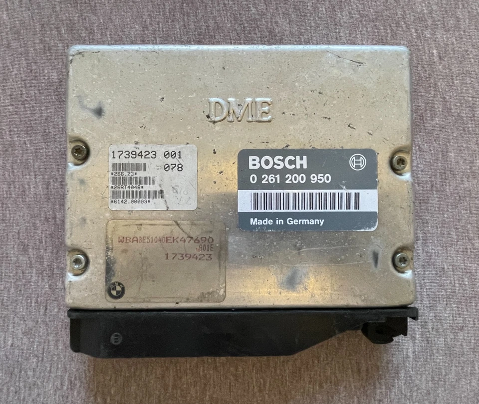 BOSCH ECU DME M.1.7 0261200950 1739423 for BMW e36 318is engine m42b18 - Image 1 of 1