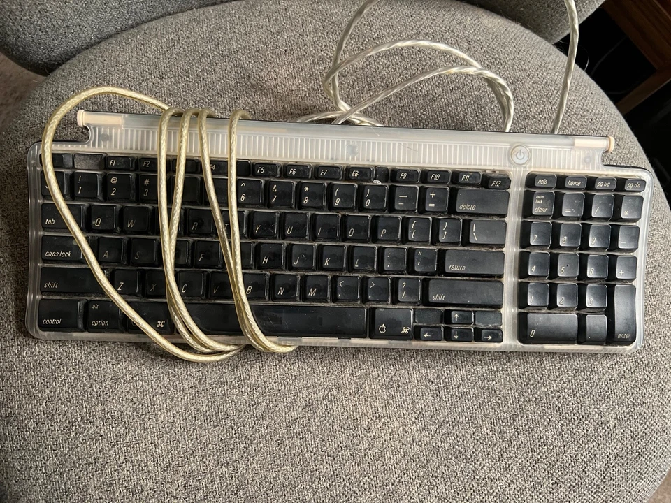 Mac G3 Used keyboard  (aqua) - Image 1 of 1