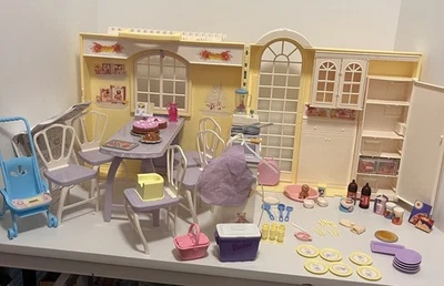 2003 Barbie Happy Family Grandma's Kitchen  - W Extras, See Desc - Image 1 of 4