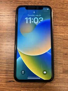 iPhone 11 64 Go - Photo 1 sur 6