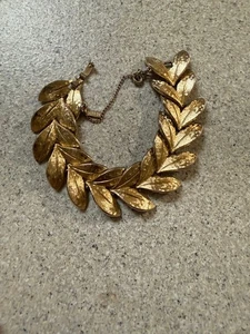 Vintage Monet Armband goldfarben Grobarmband Blattglied Sicherheitskette signiert  - Bild 1 von 3