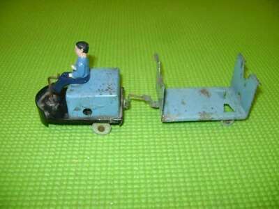 JOUET ANCIEN CHARIOT DE GARE PORTE BAGAGES MECANIQUE EN TOLE LA HOTTE ST NICOLAS - Photo 1/4