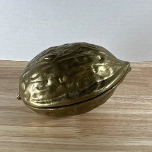 BRASS HINGED WALNUT NUT CRACKER 4½" Tabletop Cracker Christmas Heavy Brass VTG - Picture 1 of 6