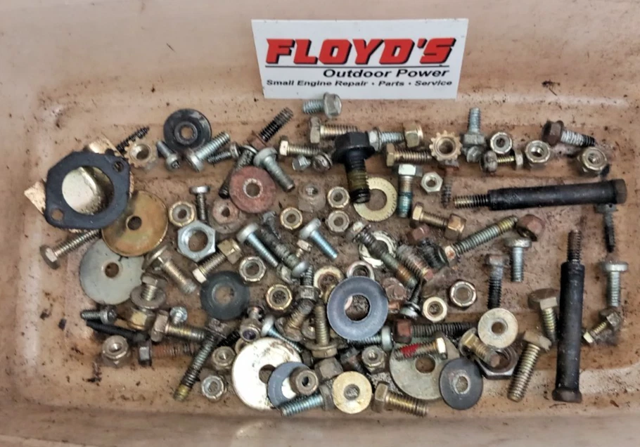 LAWN BOY 28220 TUERCAS PERNOS ARANDELAS HERRAJES Foto 1 de 1