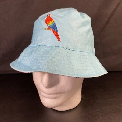 Sombrero de cubo de guacamayo talla única azul claro arco iris pájaro bordado en la parte inferior Foto 1 de 4