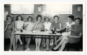 Women Only Tavern Bar Party Drink Sinalco Kola & Liquor W. Berlin 1968 VTG Photo - Picture 1 of 2