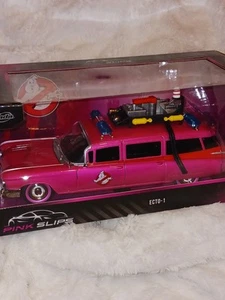 2025 Jada Pink Slips Ecto-1 Ghostbusters Pink Chase 1:24 Scale - Picture 1 of 11