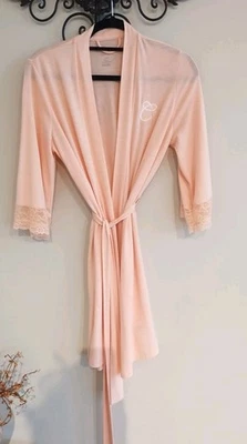 Gilligan O'Malley Vestido Corto Bata "C" Monograma Nuevo sin Etiquetas "Suave"  Foto 1 de 4