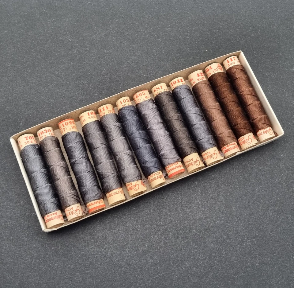 12 Rollen Gütermann Athene Knopflochseide Silk Buttonhole Thread Hilo de Seda 23 - Bild 1 von 1