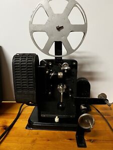 16 mm Filmprojektor ALEF mit Motorantrieb und Handkurbel