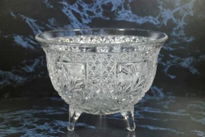 McKee EAPG Glass Bowl Daisy & Button W/Etched Floral Panels Large & Footed - Picture 1 of 4