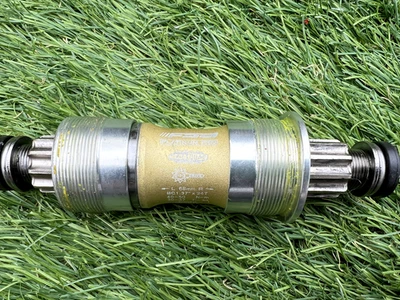 FSA Platinum Pro MegaQuad 68mm bsa Bottom Bracket 109.5 , ISIS - Image 1 of 4