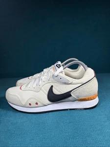 Nike Venture Runner Coconut Milk Light Curry Women’s 9 - Picture 1 of 8