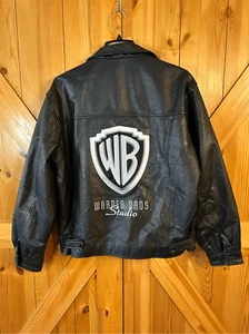 Chaqueta de cuero vintage años 90 para hombre mediana logotipo de Warner Bros Studios 1996 Looney Tune - Imagen 1 de 11