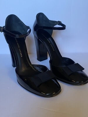 Nuevo en caja Zapatos de salón Mary Jane Marc by Marc Jacobs Negro Charol Arco Talla 38.5 EE. UU. 8 Foto 1 de 4