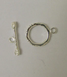 ¡Hermoso broche de palanca martillado plata esterlina hallazgos! 5/8 pulgadas con barra de 3/4 pulgadas - Imagen 1 de 3