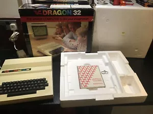 Sistema informático Dragon 32 de colección raro en caja probado en funcionamiento - Imagen 1 de 15