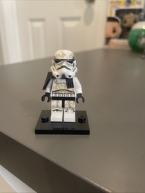 LEGO Star Wars 75052 Sandtrooper Minifigure with Black Pauldron New Condition