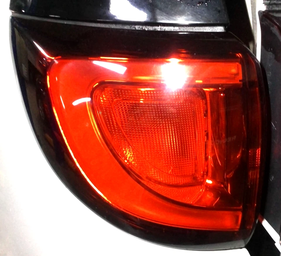 2017-2020 CHRYSLER PACIFICA Left Driver LED Tail Light Quarter Panel Mounted - Image 1 of 1