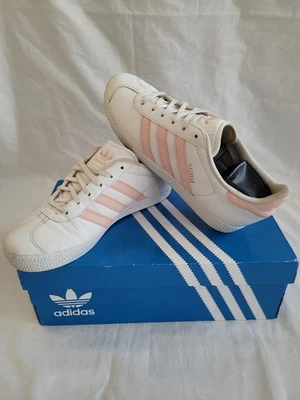 adidas gazelle  Size 5 - Image 1 of 4