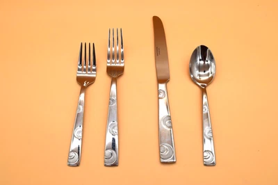 Reed & Barton Everyday Stainless RDS306 Flatware  4 Piece Dinner Set - Image 1 of 4