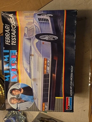 1/24 SCALE MONOGRAM 1987 "MIAMI VICE" FERRARI TESTAROSSA  KIT #2756 - Image 1 of 4
