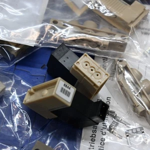 Burkert 6604T0.6CC,PVAK-3BAR 24V 1.5W Micro 3/2 Magnet Flipper Ventil (3-Port) - Bild 1 von 14