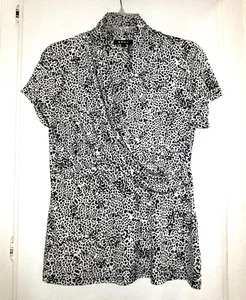DKNY SHORT SLEEVED BLACK & WHITE ANIMAL PRINT KNIT BLOUSE   Size L - Picture 1 of 4
