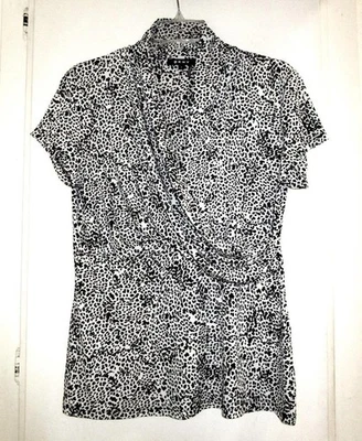 DKNY SHORT SLEEVED BLACK & WHITE ANIMAL PRINT KNIT BLOUSE   Size L - Image 1 of 4