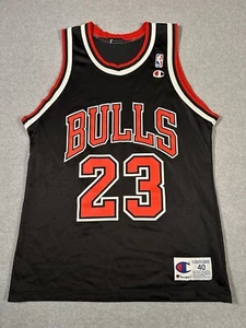 Maglia vintage Chicago Bulls Michael Jordan Away Champion basket nera taglia 40 - Foto 1 di 10