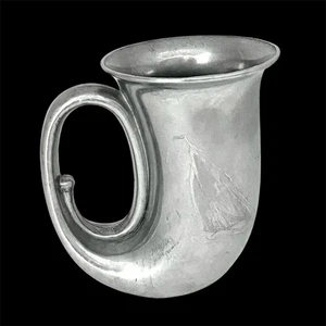 Zinnhorn Duratale von Leonard, Italien - signiert Mercedes - Segelboot & Fisch Design - Bild 1 von 8