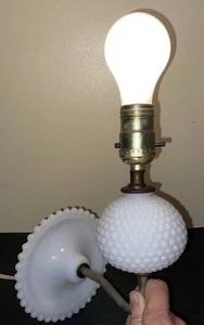 Vintage weiße Milchglas Kochfeld Nagel Mid Century elektrische Wandleuchte Lampe Wandleuchter - Bild 1 von 7