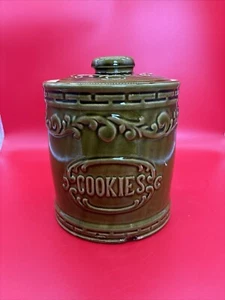 Monmouth Vintage Avocado Green Crock Cookie Jar Great condition - Picture 1 of 5