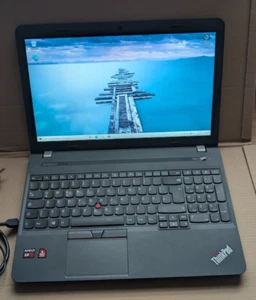 Portatile Lenovo ThinkPad E555, AMD A8-7100 1,80 GHz, 8 GB RAM, 250 GB SSD, Win 10 - Foto 1 di 8