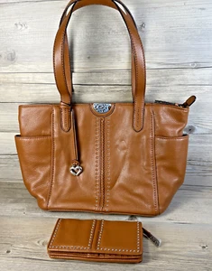 BRIGHTON Borsa tote marrone bella resistente Seth in pelle con zip e portafoglio, dust bag LEGGI - Foto 1 di 15