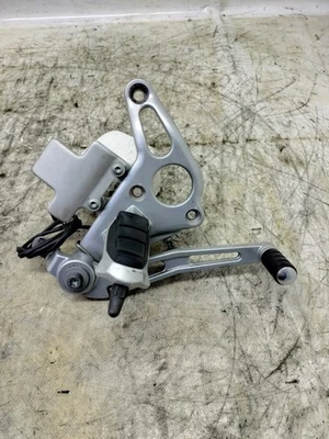 REPOSAPIÉS DELANTERO DERECHO COMPLETO BMW R1150R 2003 (e53690) Foto 1 de 4