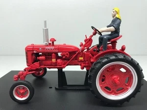 REPLICAGRI, FARMALL C with driver convertible into Row Crop wheel, 1/32, REP175 - Picture 1 of 2